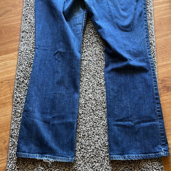 Levi’s 515 Boot Cut jeans - Picture 5 of 8